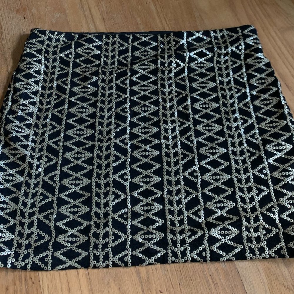 Dolce Vita Gold and Black Sequin Skirt
